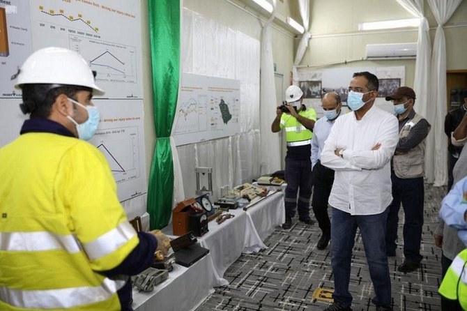 Industry minister inspects Saudi Arabia’s oldest gold mine