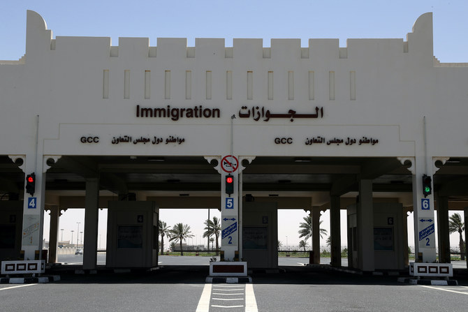 Saudi Arabia extends travel ban, border closures to May 17