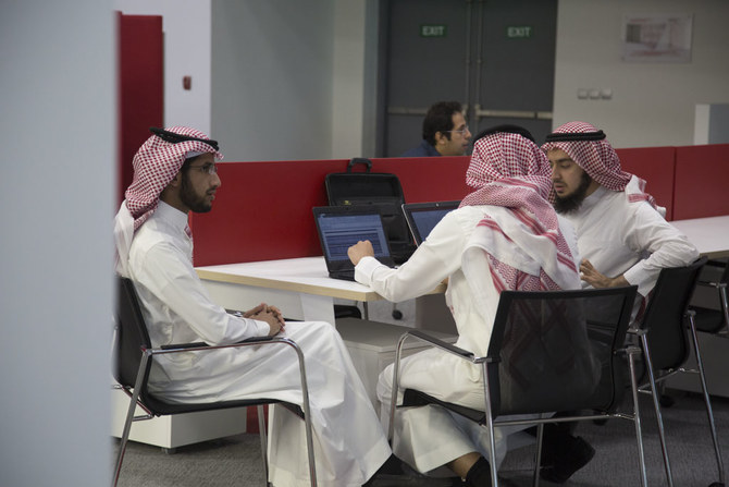 The forum allows participants to discover the opportunities available in the Saudi market, learn about investors, and benefit from insights and ideas offered by the StartSmart Conference held along with the forum. (mitefsaudi.org)