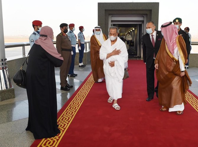 Malaysian PM arrives in Jeddah ahead of Umrah