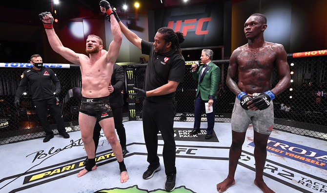 Blachowicz reigns supreme against Adesanya at UFC 259