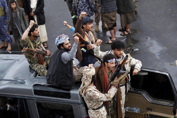 Iran continues to supply Houthis with weapons: Yemen minister