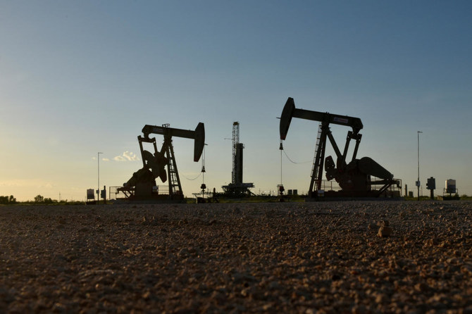 Oil prices rise 2% on fears Suez blockage may last weeks