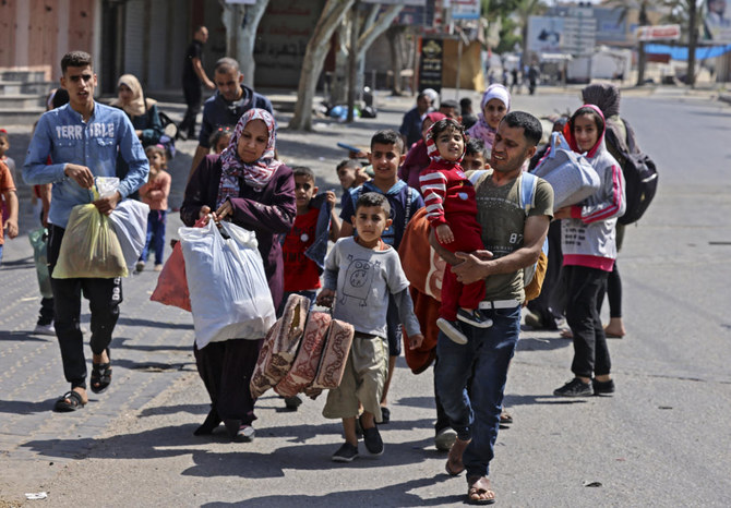 Palestinians flee as Israeli artillery pounds northern Gaza