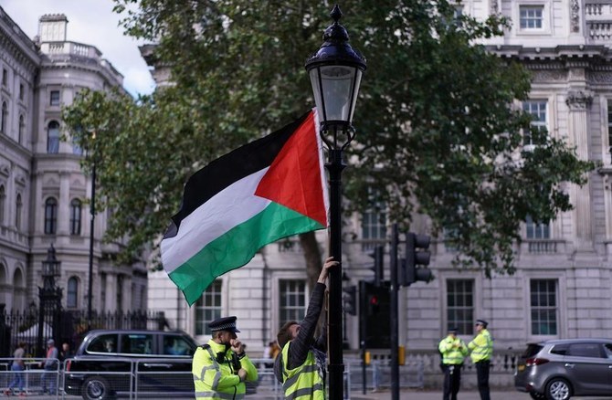 UK headteacher sorry for calling Palestinian flag ‘call to arms’
