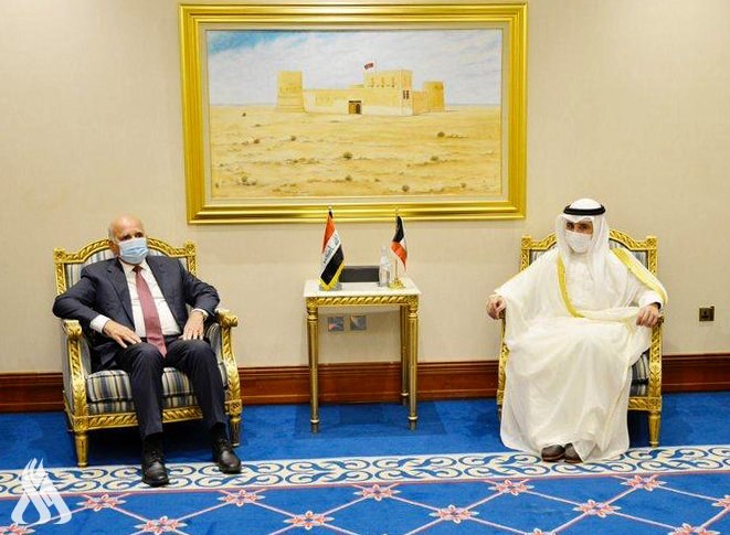 Iraqi FM in talks with Kuwait to develop joint cooperation 