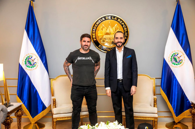 Bitcoin podcaster Peter McCormack meets with El Salvador's President Nayib Bukele in San Salvador, El Salvador, on June 15, 2021. (Peter Mccormack/Handout via REUTERS)
