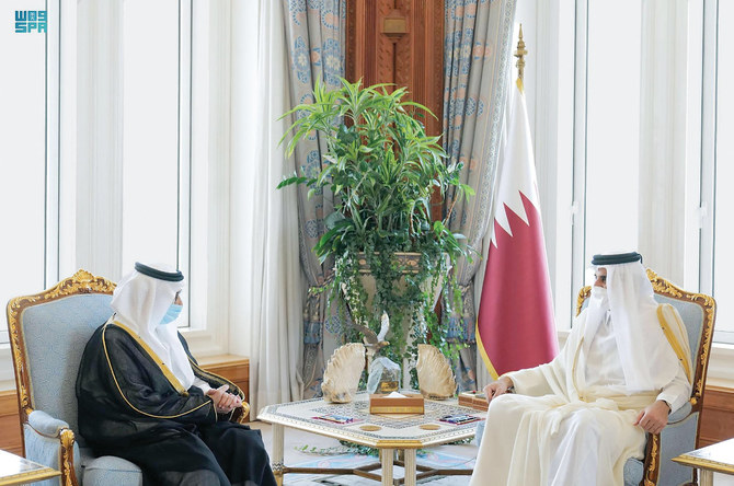 Saudi envoy presents credentials to Qatari emir