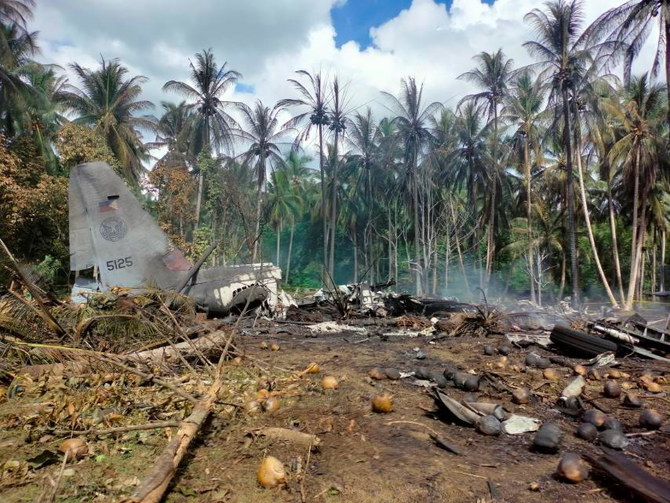 Philippines orders probe after military plane crash kills 50