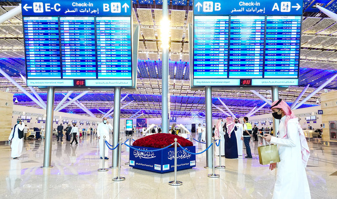 Tourists from various countries will be allowed entry to Saudi Arabia as long as they meet the criteria starting from August 1, the ministry said. (AN Photo/Huda Bashatah)