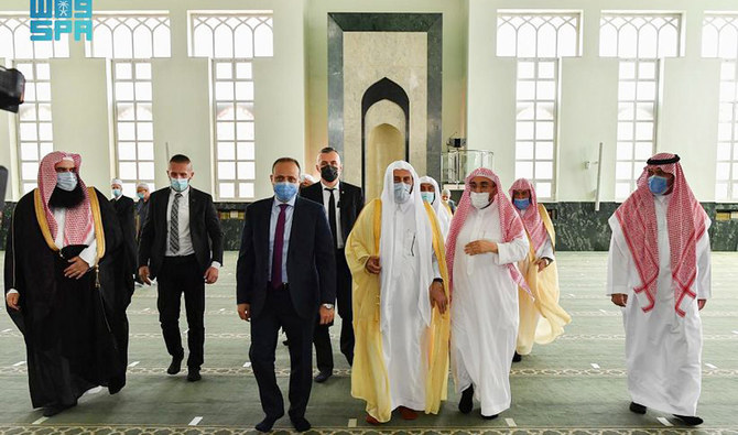 Saudi Islamic minister visits King Fahd Mosque in Sarajevo