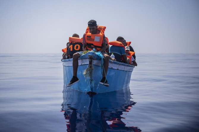 600 migrants reach Italian island from Tunisia in 2 days