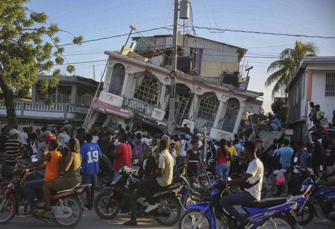 Quake kills hundreds in Haiti, worsening Caribbean nation’s plight