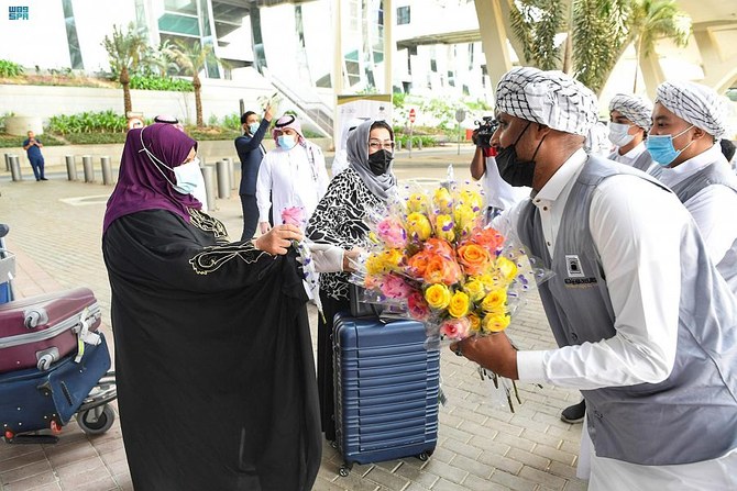 First foreign Umrah pilgrims arrive in Saudi Arabia after COVID-19 ban lifted