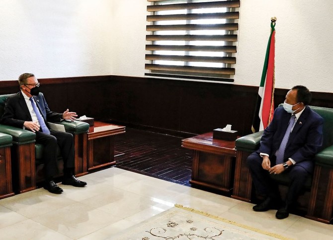 Sudan’s Prime Minister Abdalla Hamdok (R) meets with the US Special Envoy for the Horn of Africa Jeffrey Feltman in the capital Khartoum on Sept. 29, 2021. (AFP)