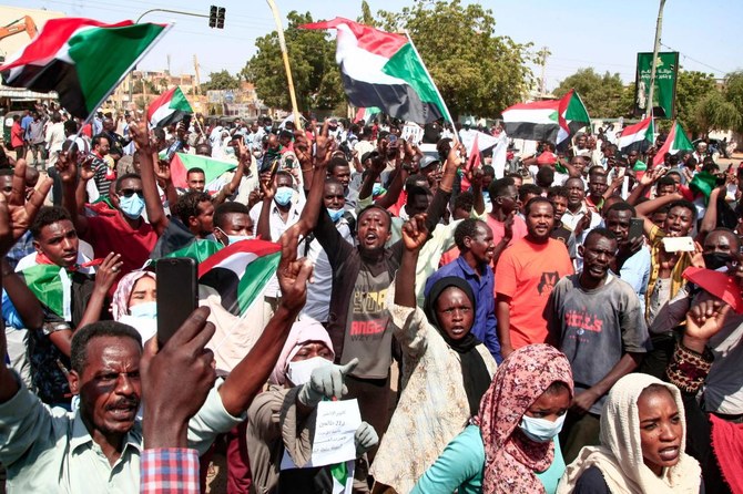 Rival Sudan camps take to streets as tensions rise