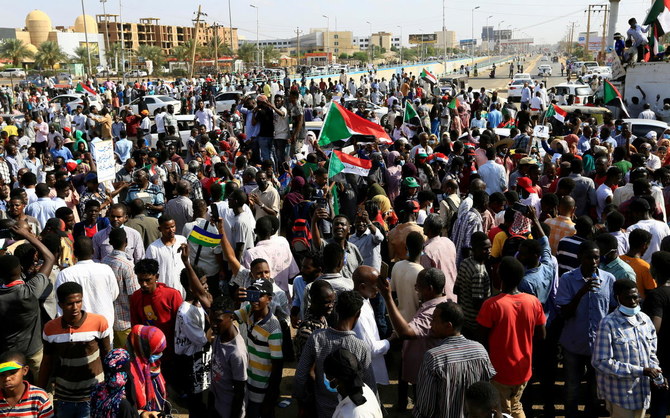 Sudan: Political tensions continue as protesters block roads