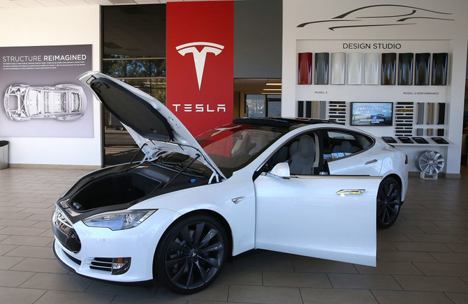 Hertz orders 100,000 Tesla cars: Bloomberg News