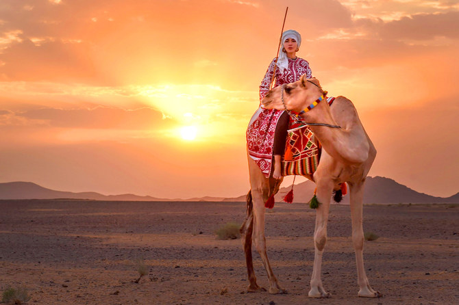 Photographer Anna Aiko captures beauty of Arabian Peninsula on camelback