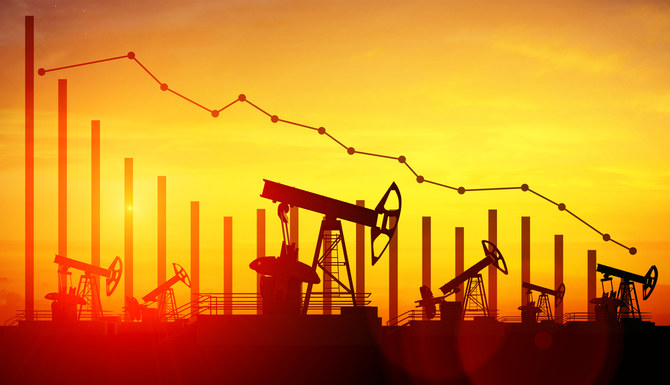 Oil prices slump 5% on COVID-19 variant fears amid oversupply concerns