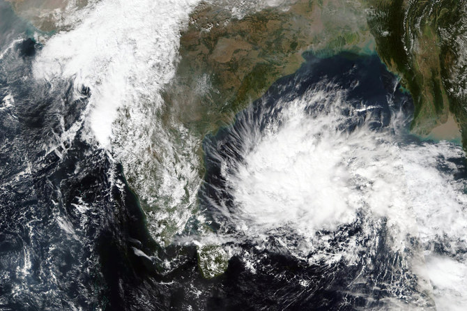 Storm weakens after heavy rain, evacuation in southern India