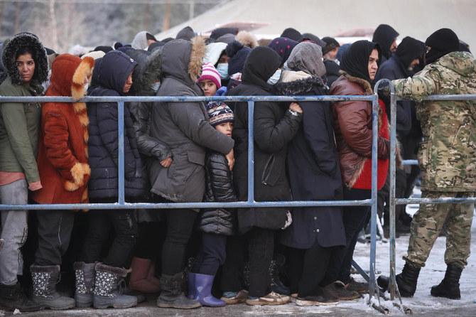 Hundreds more migrants leave Belarus on Iraq-bound flight
