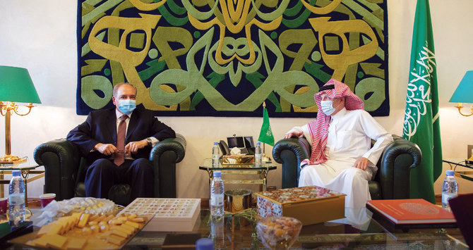 Saudi African affairs minister receives Egyptian envoy to Riyadh