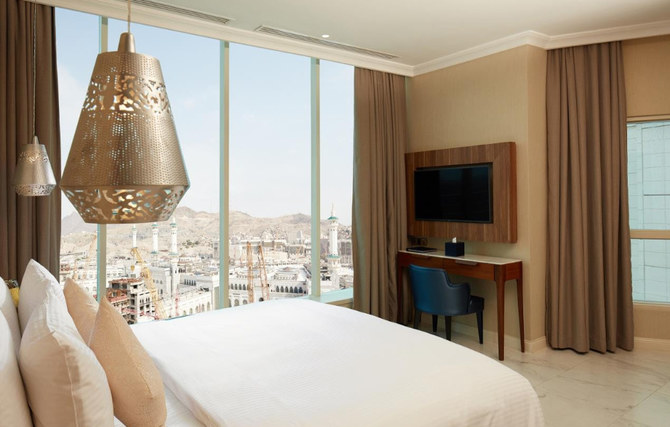 Comprising 251 guest rooms and suites, Shaza Makkah interiors convey a fusion of elegance and the spirit of classic Arabic decor that is inspired by heritage.