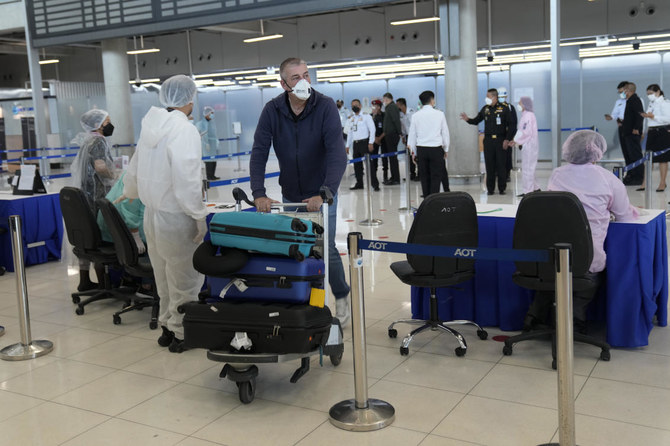 Thailand reimposes quarantine for travelers to halt omicron spread