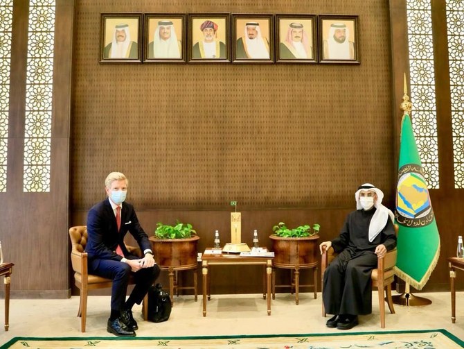 GCC Secretary-General Nayef Al-Hajraf meets UN envoy to Yemen Hans Grundberg in Riyadh. (GCC)