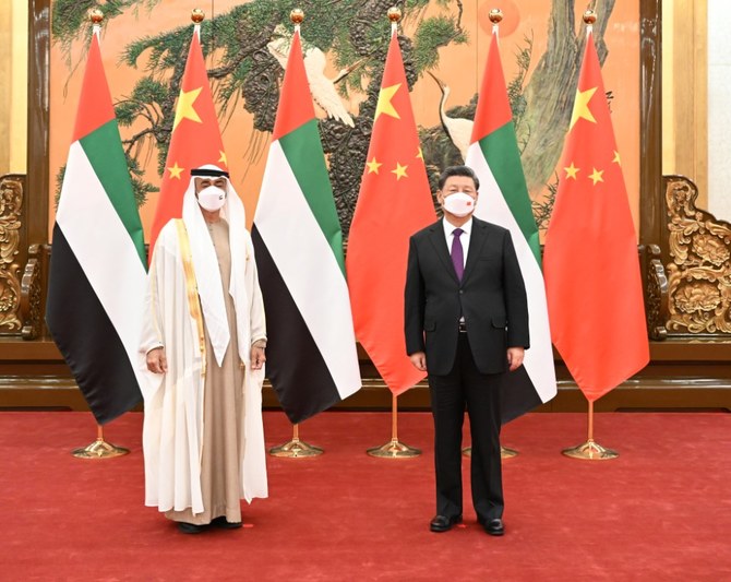 Abu Dhabi Crown Prince Sheikh Mohammed bin Zayed meets with Chinese President Xi Jinping. (WAM)