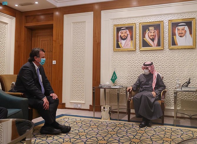 Saudi Foreign Minister Prince Faisal bin Farhan meets UN Resident and Humanitarian Coordinator in Yemen David Gressly. (SPA)