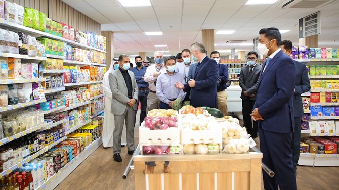 The store was inaugurated on Feb. 28 in the presence of Antonio Valenzuela, sector head, senior executive director NEOM operations, and senior LuLu officials. (Supplied)