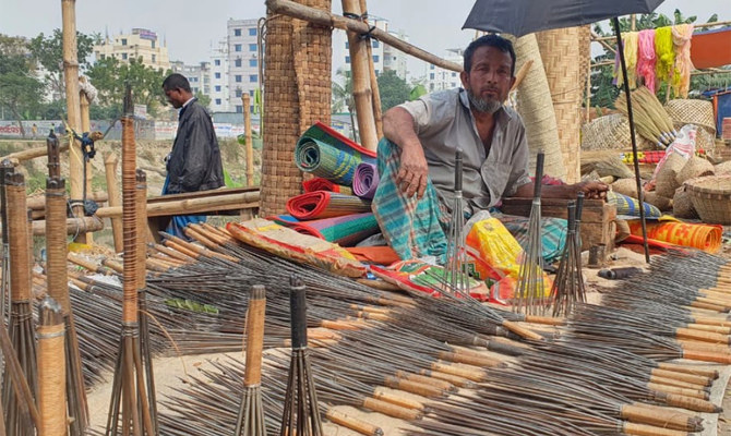 Dhaka’s last traditional market stirs nostalgia for shopping the old way