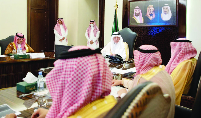 Governor Prince Khalid Al-Faisal chairs meeting to develop Makkah into smart region. (SPA)