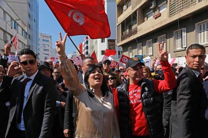 Tunisians snub poll on reforms as economic crisis bites