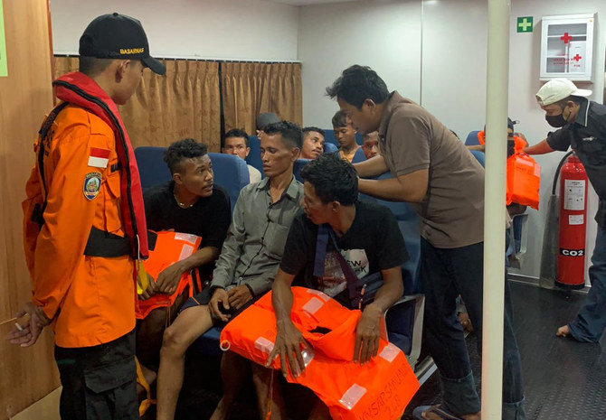 Dozens rescued after Indonesian boat carrying migrants sinks