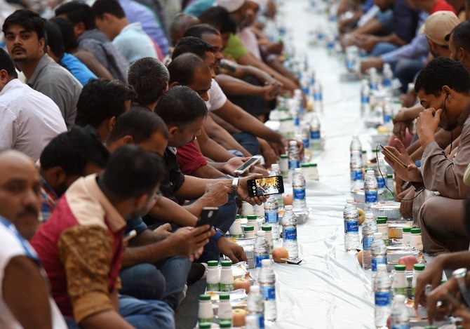 Saudi Arabia to organize massive Ramadan iftar table