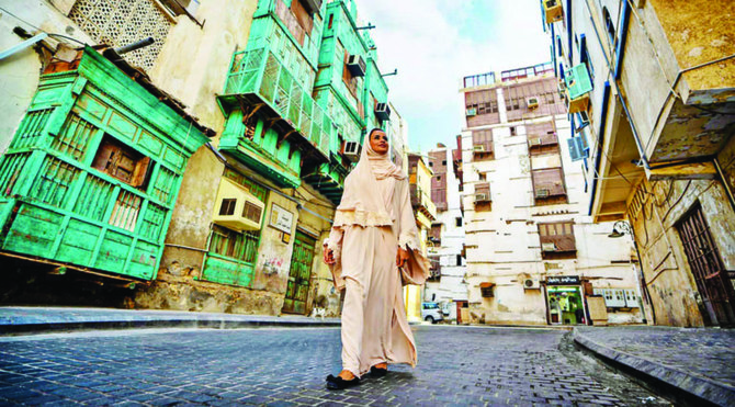 Tourists enjoy strolling in old Jeddah’s historical Al Balad alleys, a UNESCO World Heritage Site, which is more lively and vibrant during Ramadan with festivals, food stalls and cultural activities. (Supplied)
