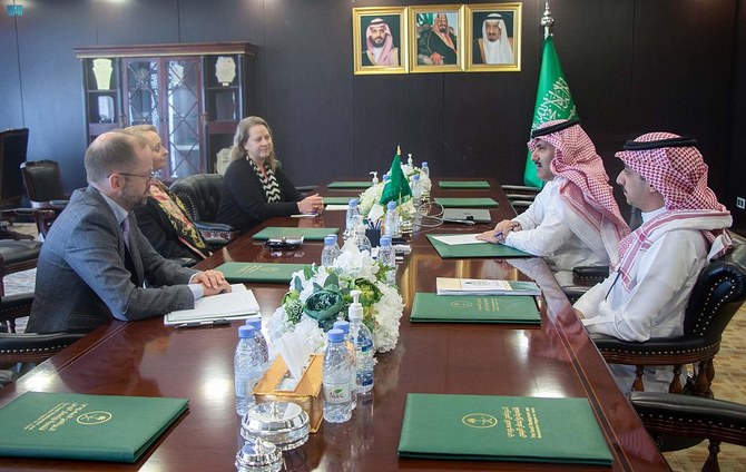 Saudi ambassador to Yemen meets with US counterparts
