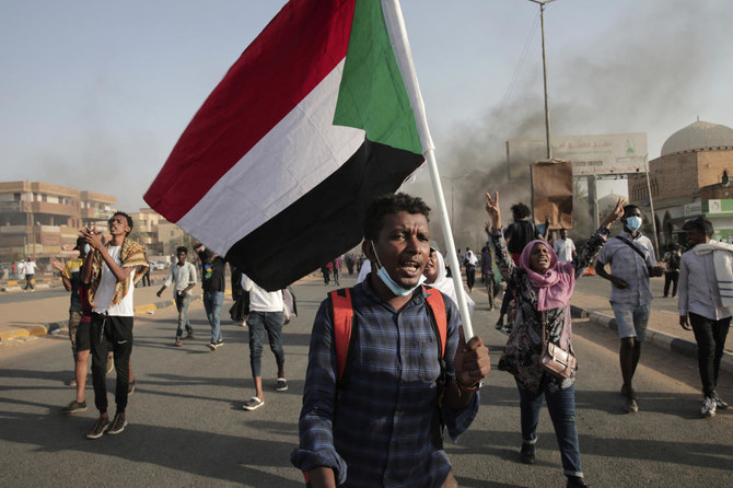 Sudan frees ex-officials in effort to end political impasse
