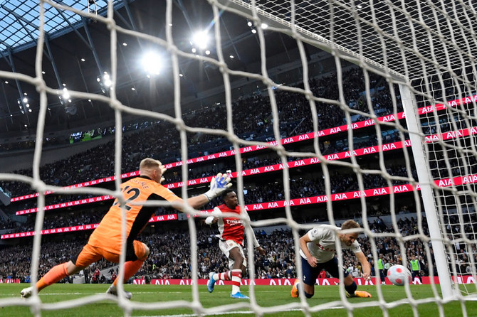 Spurs crush 10-man Arsenal to keep top four bid alive
