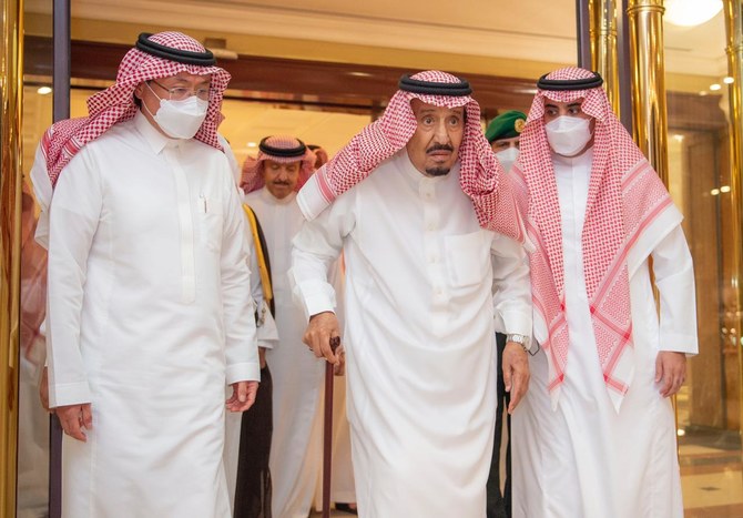 King Salman leaves hospital after medical examinations