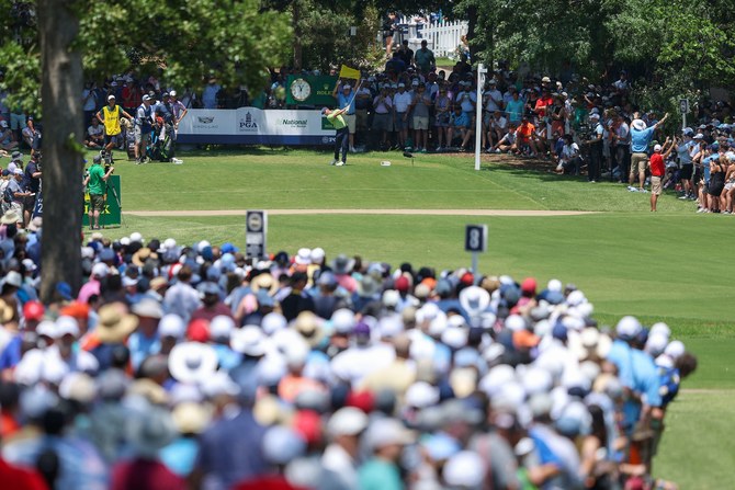 McIlroy vaults to 65 for early PGA lead as Tiger, Spieth struggle