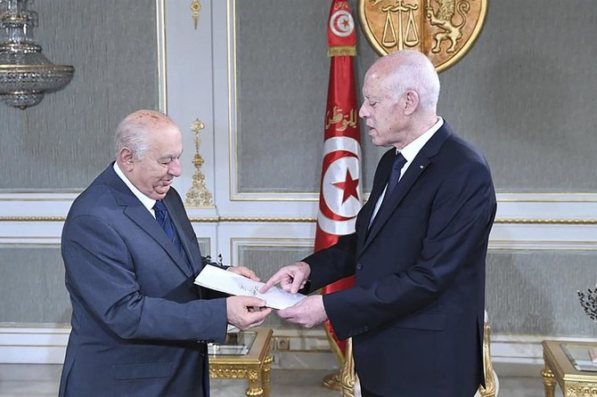 Tunisia president receives draft constitution
