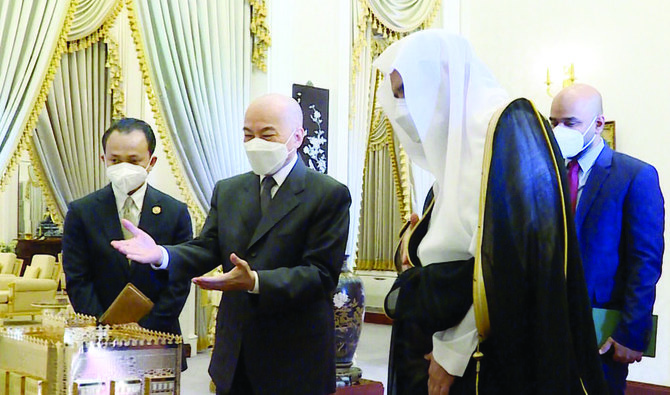 Muslim World League Secretary-General Dr. Mohammed bin Abdulkarim Al-Issa meets Cambodian King Norodom Sihamoni in Phnom Penh.