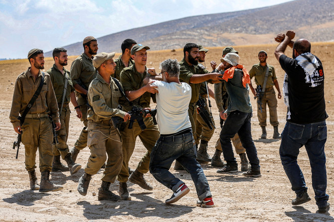Israeli military, Palestinians clash at West Bank shrine