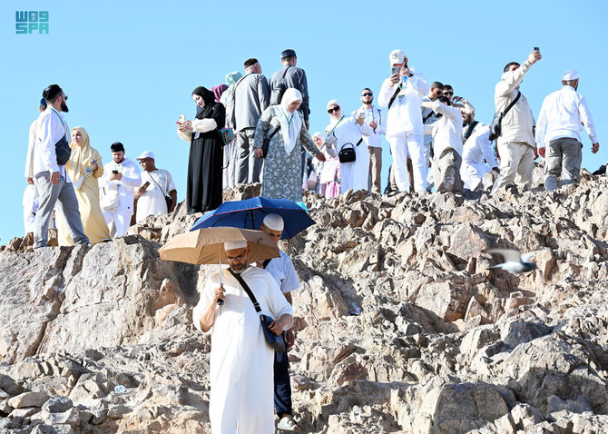 Saudi Arabia has launched an app called Smart Pilgrim for convenient ways of making Umrah ritual bookings. (SPA)