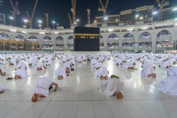 Saudi Ministry of Hajj and Umrah cancels licenses of five companies, refers them to authorities