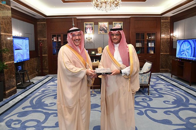 Governor of Al-Ahsa meets with CEO of Saudi Railways Company